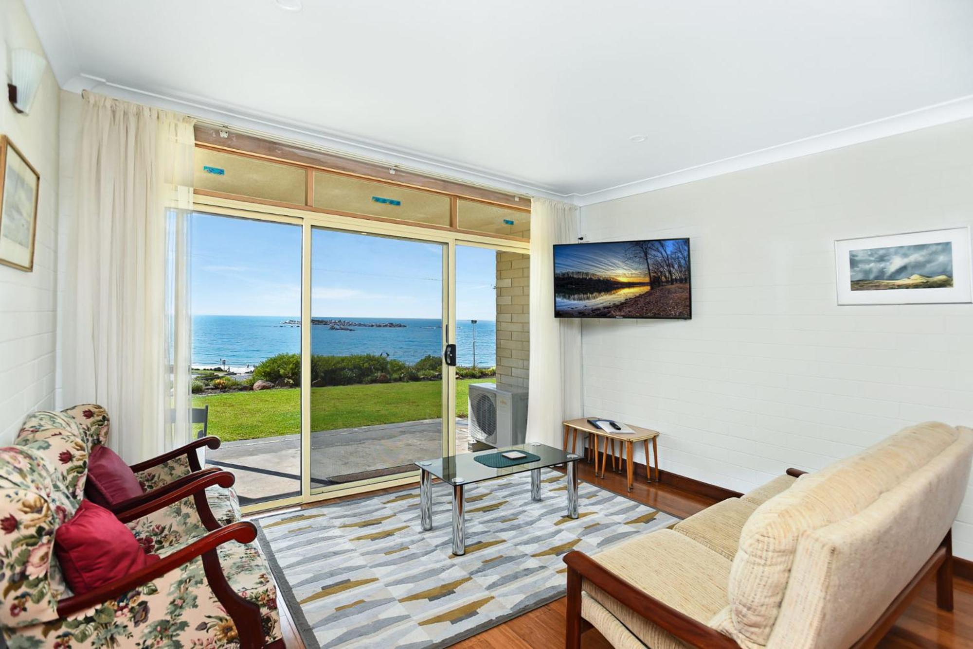 Dolphins Beachfront Apartment No 4 Port Elliot Kültér fotó