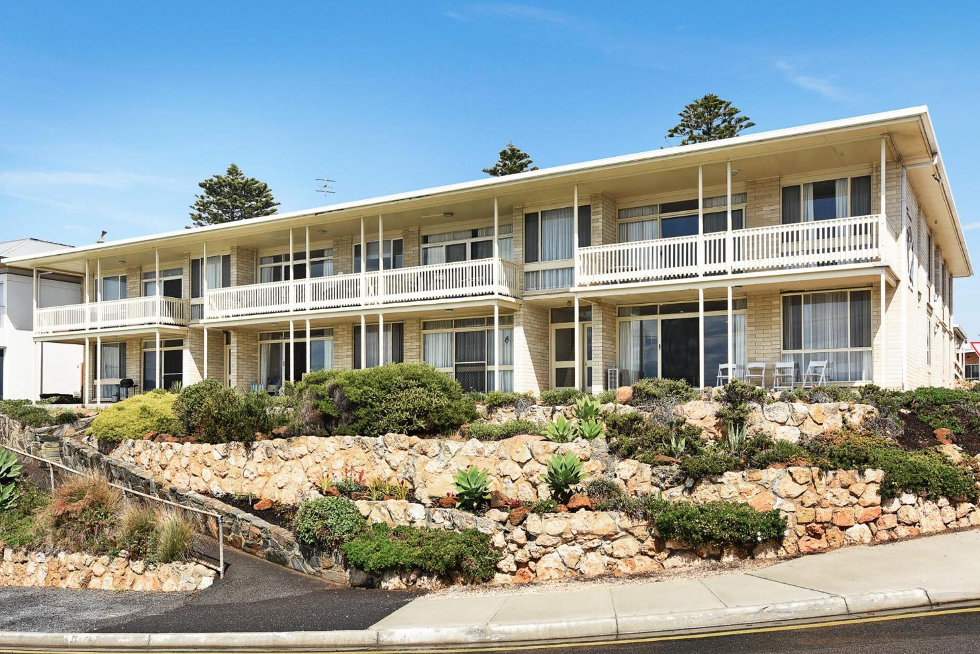 Dolphins Beachfront Apartment No 4 Port Elliot Kültér fotó